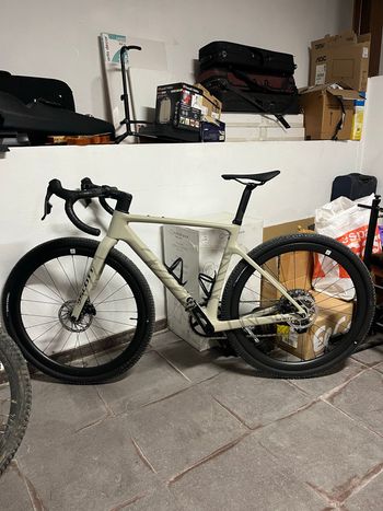Used Scott Addict Gravel 20 2026 2026 Road & Gravel, Blanco — image 2 of 6