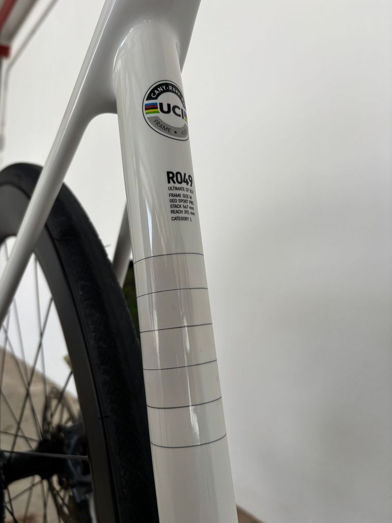 Used Canyon Ultimate CF SLX 8 Disc eTap 2022 2022 Road & Gravel, White — image 10 of 20