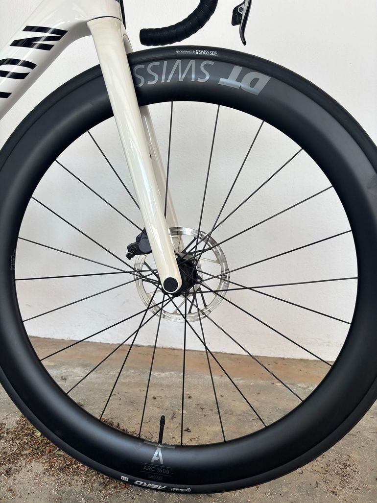 Used Canyon Ultimate CF SLX 8 Disc eTap 2022 2022 Road & Gravel, White — image 17 of 20