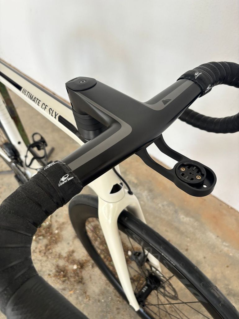 Used Canyon Ultimate CF SLX 8 Disc eTap 2022 2022 Road & Gravel, White — image 12 of 20