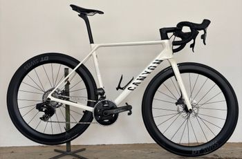 Used Canyon Ultimate CF SLX 8 Disc eTap 2022 2022 Road & Gravel