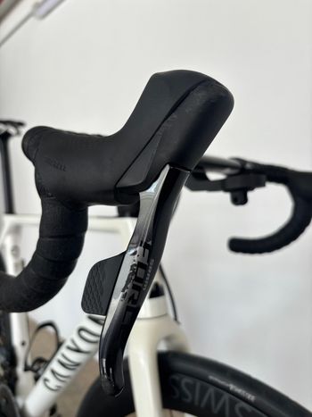 Used Canyon Ultimate CF SLX 8 Disc eTap 2022 2022 Road & Gravel, White — image 20 of 20