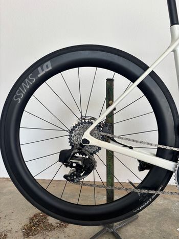 Used Canyon Ultimate CF SLX 8 Disc eTap 2022 2022 Road & Gravel, White — image 16 of 20