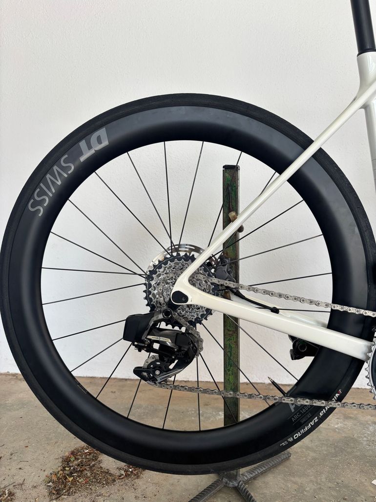 Used Canyon Ultimate CF SLX 8 Disc eTap 2022 2022 Road & Gravel, White — image 16 of 20
