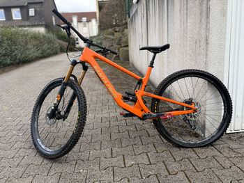 Used Santa Cruz HIGHTOWER X01 / Carbon CC / 29 2022 2022 Mountainbike, Orange, 29 — image 2 of 10