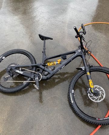 Brugt YT Industries Capra 29 CORE 3 CF 2025 2025 Mountainbike — billede 1 af 4