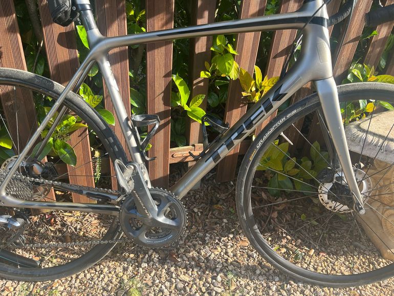 Used Trek Émonda SL 6 Disc 2018 2018 Road & Gravel, Grigio chiaro — image 3 of 7