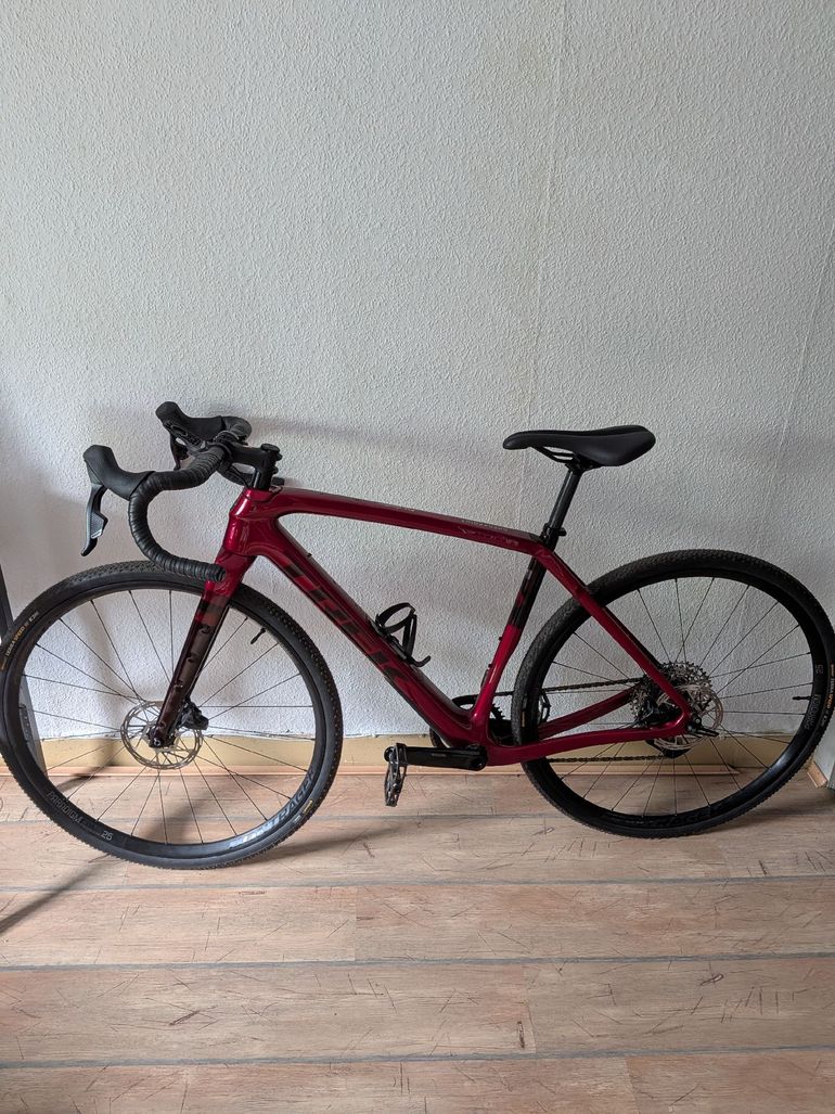 Used Trek Checkpoint SL 6 eTap 2023 2023 Road & Gravel, Rojo — image 1 of 3