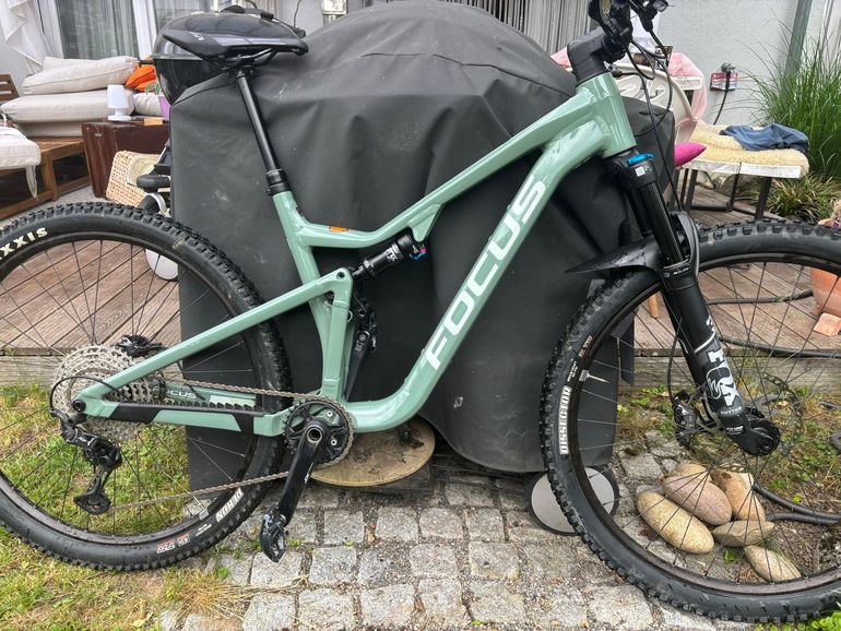Used Focus THRON 6.9 2022 2022 Mountainbike — image 1 of 9