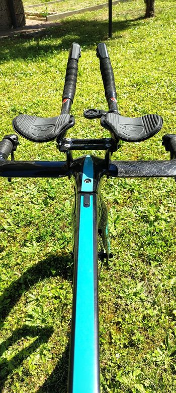 Used Bianchi Aquila Shimano Ultegra Di2 2017 Road & Gravel, Black — image 7 of 8