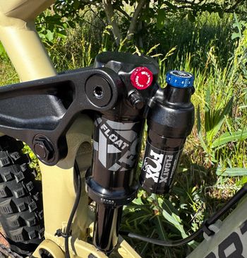 Used Dartmoor Superenduro S-duro PRO 2023 Mountainbike, White — image 17 of 19