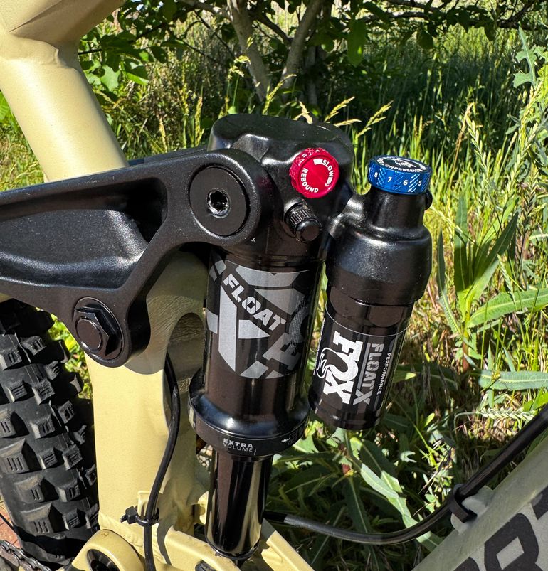 Used Dartmoor Superenduro S-duro PRO 2023 Mountainbike, White — image 17 of 19