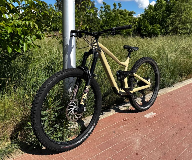 Used Dartmoor Superenduro S-duro PRO 2023 Mountainbike, White — image 2 of 19