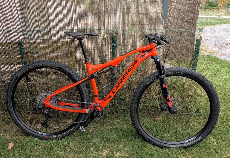 Used Orbea OIZ M30 2019 2019 Mountainbike, Red — image 2 of 5