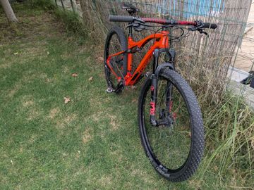 Gebrauchtes Orbea OIZ M30 2019 2019 Mountainbike, Rot — Bild 4 von 6
