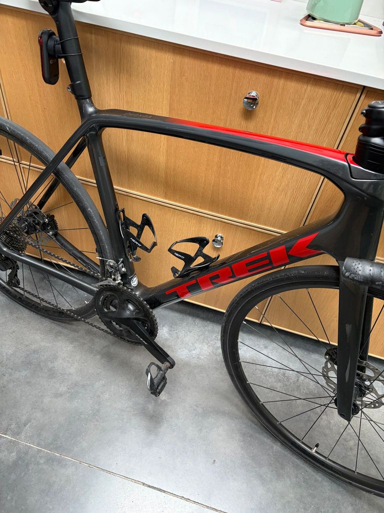 Used Trek Émonda SL 5 2023 2023 Road & Gravel, Light Gray — image 1 of 4