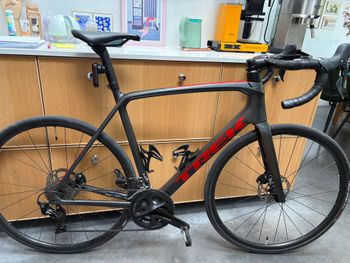 Used Trek Émonda SL 5 2023 2023 Road & Gravel, Light Gray — image 2 of 4