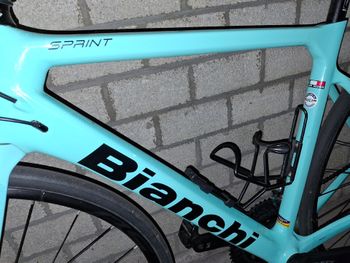 Used Bianchi Sprint Disc Ultegra 2021 2021 Road & Gravel, Green — image 4 of 5