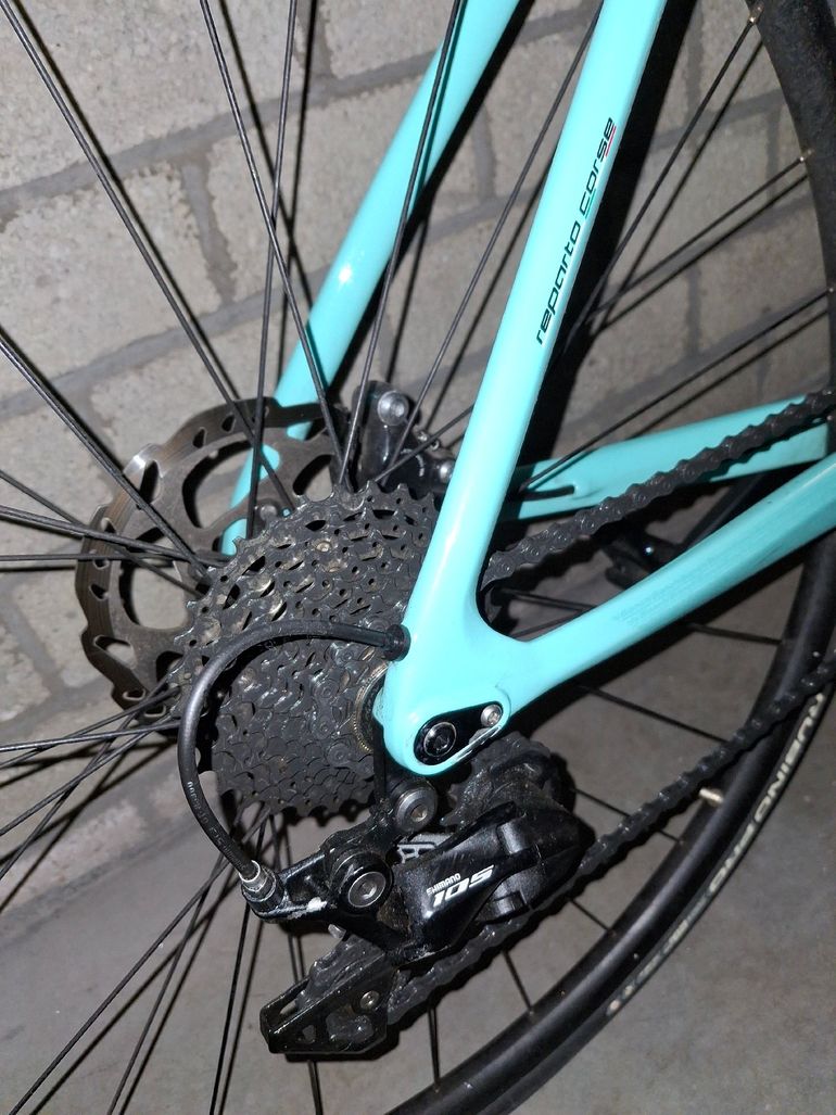 Used Bianchi Sprint Disc Ultegra 2021 2021 Road & Gravel, Green — image 3 of 5