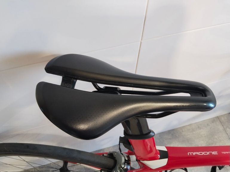 Used Trek Madone 9.5 2018 2018 Road & Gravel — image 6 of 7