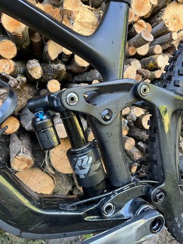 Brugt Giant Reign Advanced Pro 1 2023 2023 Mountainbike — billede 4 af 7