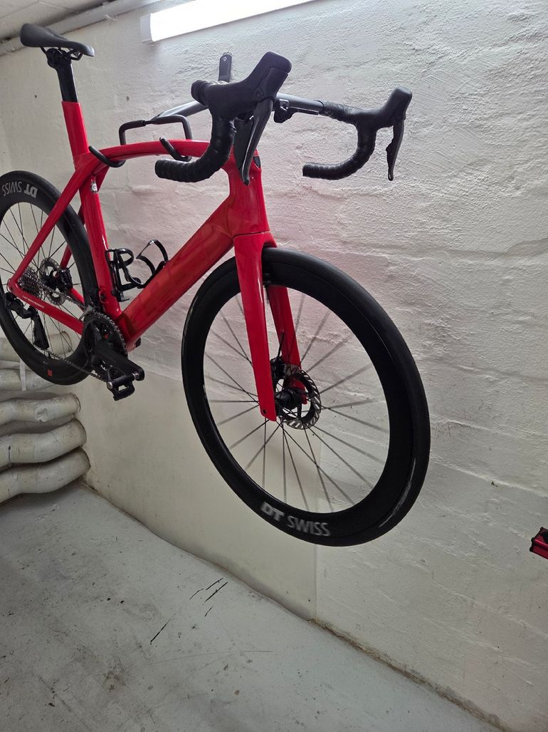 Used Trek Madone SL 6 Gen 6 2023 Frameset 2023 Road & Gravel, Red — image 1 of 3