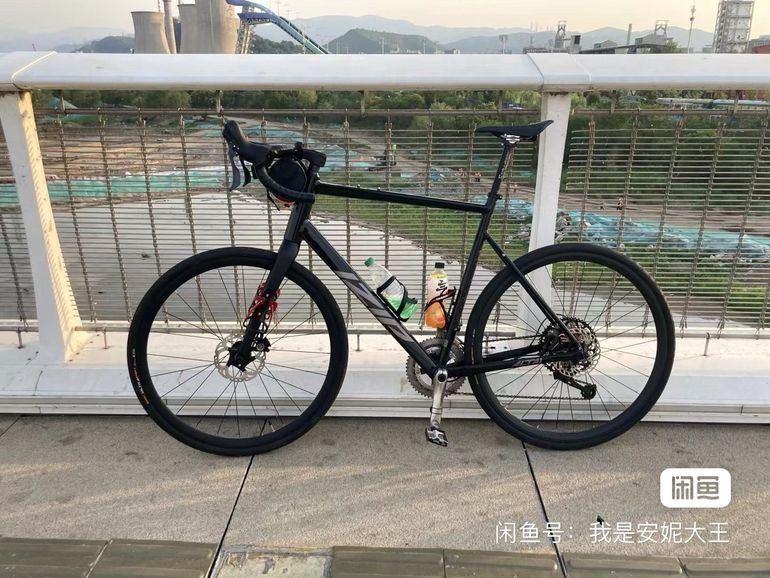 Used IZIP E3 2022 Urban, Black — image 1 of 3