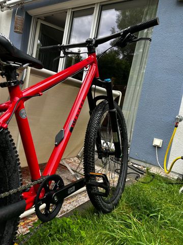 Used KU Bikes Custom Shimano Deore 2026 Mountainbike, Red — image 8 of 10