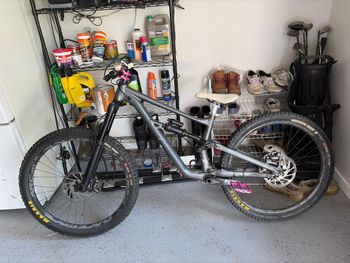 Used Specialized Status 160 2023 2023 Mountainbike, Light Gray — image 2 of 5