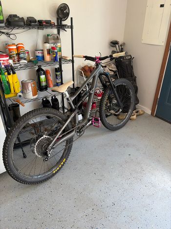 Used Specialized Status 160 2023 2023 Mountainbike, Light Gray — image 4 of 5