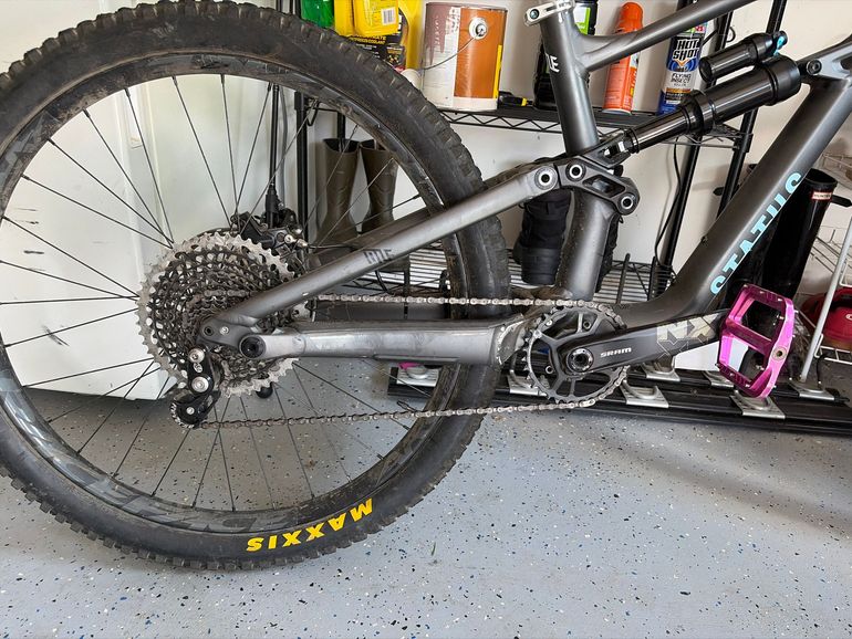 Used Specialized Status 160 2023 2023 Mountainbike, Light Gray — image 3 of 5