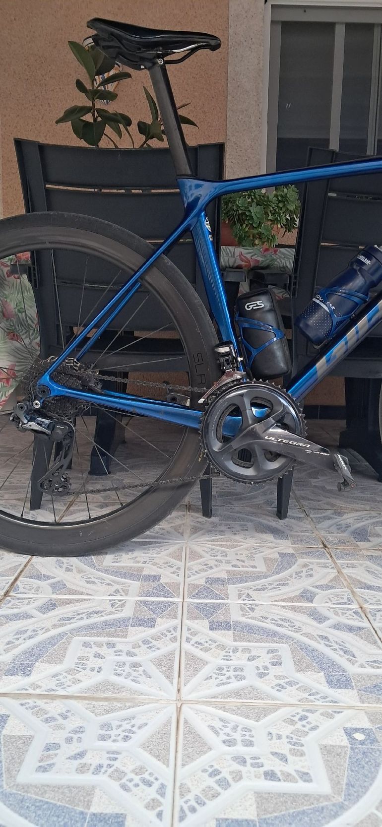Used Giant Giant Custom Shimano Ultegra Di2 2021 Road & Gravel, Blue — image 3 of 4