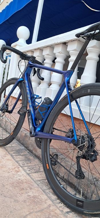 Used Giant Giant Custom Shimano Ultegra Di2 2021 Road & Gravel, Blue — image 2 of 4