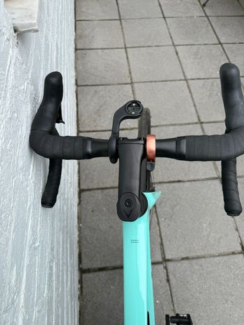 Used Bianchi Sprint 105 Di2 2025 2025 Road & Gravel, Azul — image 7 of 11
