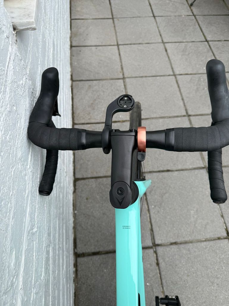 Used Bianchi Sprint 105 Di2 2025 2025 Road & Gravel, Azul — image 7 of 11
