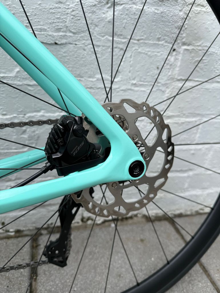 Used Bianchi Sprint 105 Di2 2025 2025 Road & Gravel, Azul — image 9 of 11