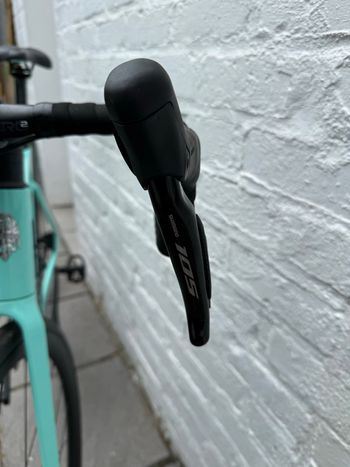 Used Bianchi Sprint 105 Di2 2025 2025 Road & Gravel, Azul — image 6 of 11