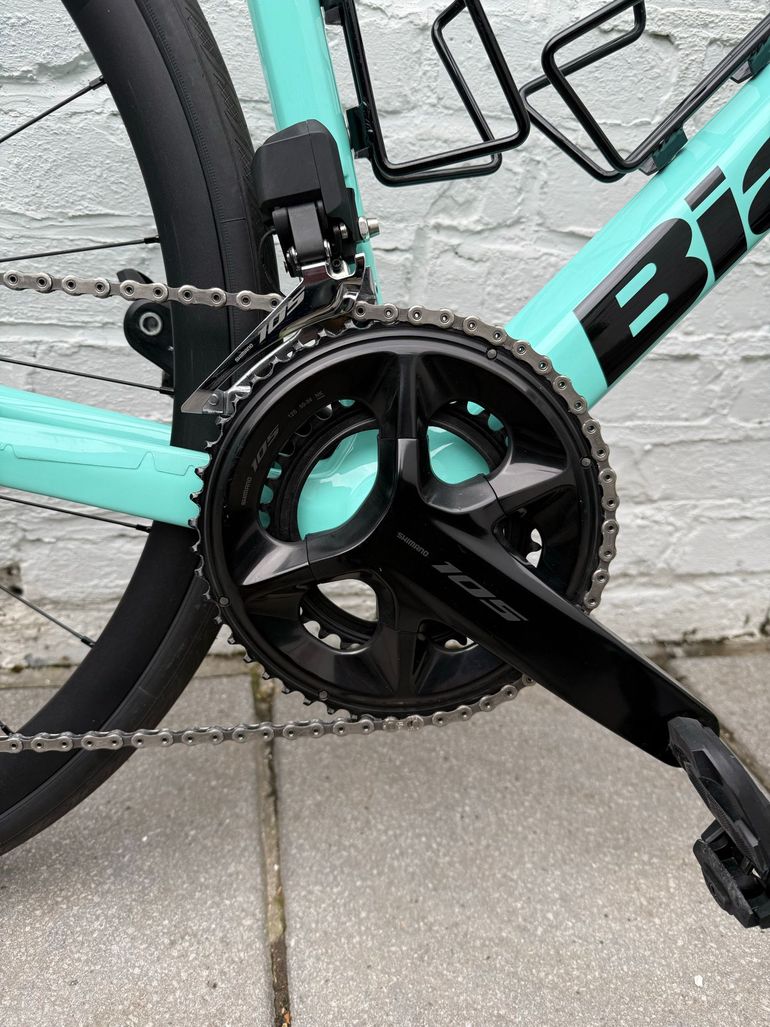 Used Bianchi Sprint 105 Di2 2025 2025 Road & Gravel, Azul — image 3 of 11