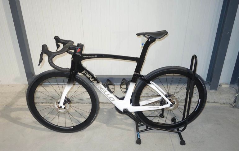 Used Pinarello F7 ULTEGRA Di2 2026 2026 Road & Gravel, Schwarz — image 2 of 6