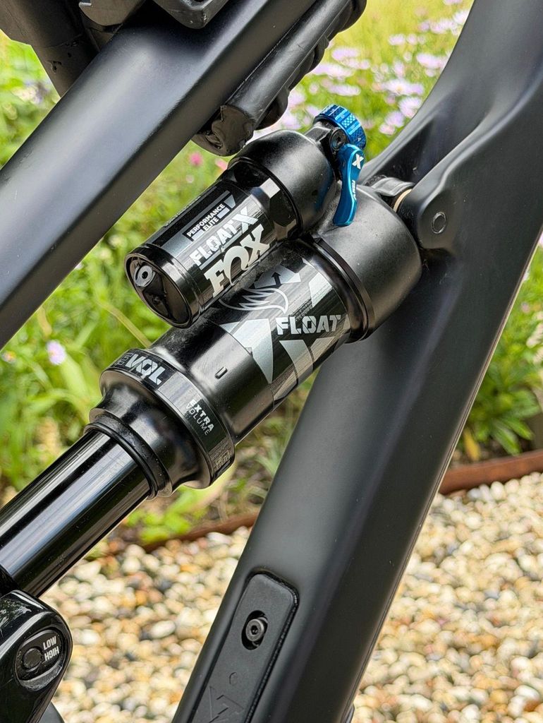 Used YT YT Custom SRAM GX Eagle 2023 Mountainbike, Negro — image 9 of 12