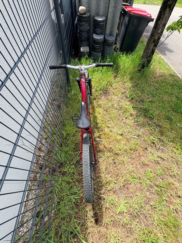 Used Trek Remedy 7 2021 2021 Mountainbike, Red — image 5 of 7
