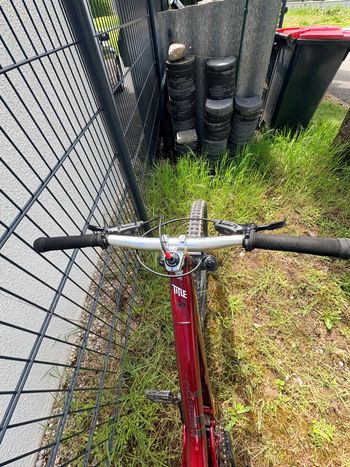Used Trek Remedy 7 2021 2021 Mountainbike, Red — image 7 of 7