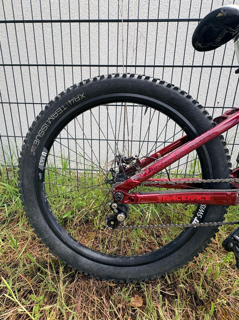 Used Trek Remedy 7 2021 2021 Mountainbike, Red — image 2 of 7