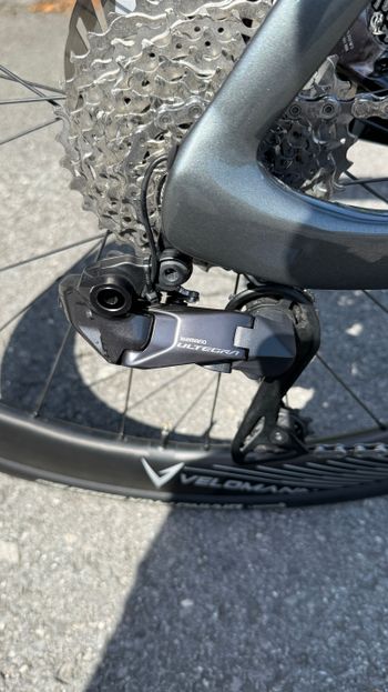Used Bianchi Oltre Comp Ultegra Di2 2024 2024 Road & Gravel, Light Gray — image 2 of 11