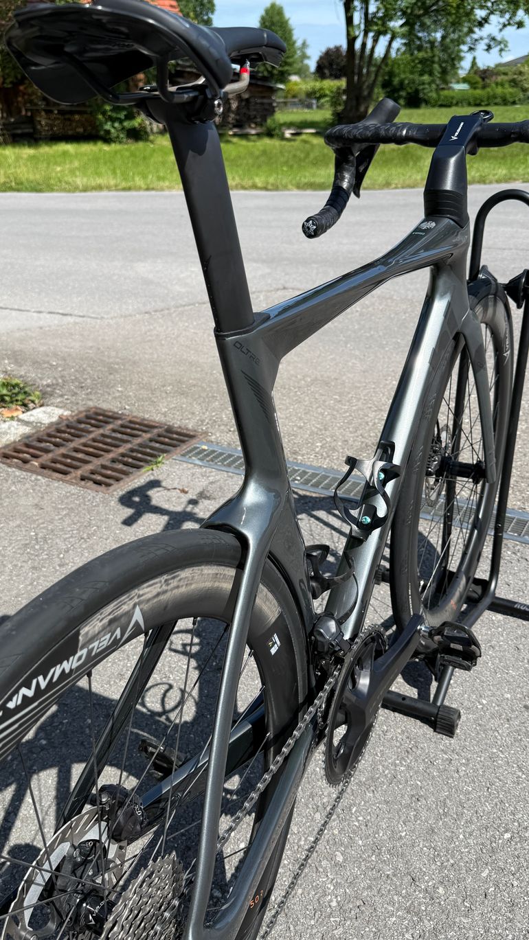 Used Bianchi Oltre Comp Ultegra Di2 2024 2024 Road & Gravel, Light Gray — image 10 of 11