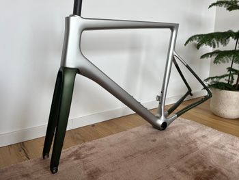 Used Cannondale SuperSix EVO Hi-MOD Disc Red eTap AXS 2022 2022 Road & Gravel, Hellgrau — image 3 of 4
