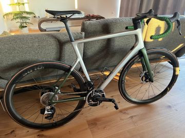 Cannondale SuperSix EVO Hi-MOD Disc Red eTap AXS 2022 2022 Road & Gravel usato