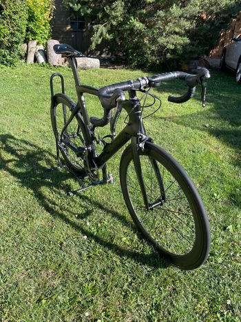 Used Pinarello DOGMA F8 2018 2018 Road & Gravel — image 2 of 8