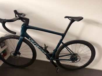 Used Specialized Tarmac SL8 Expert - SRAM Rival eTAP AXS 2025 2025 Road & Gravel, Green — image 2 of 3