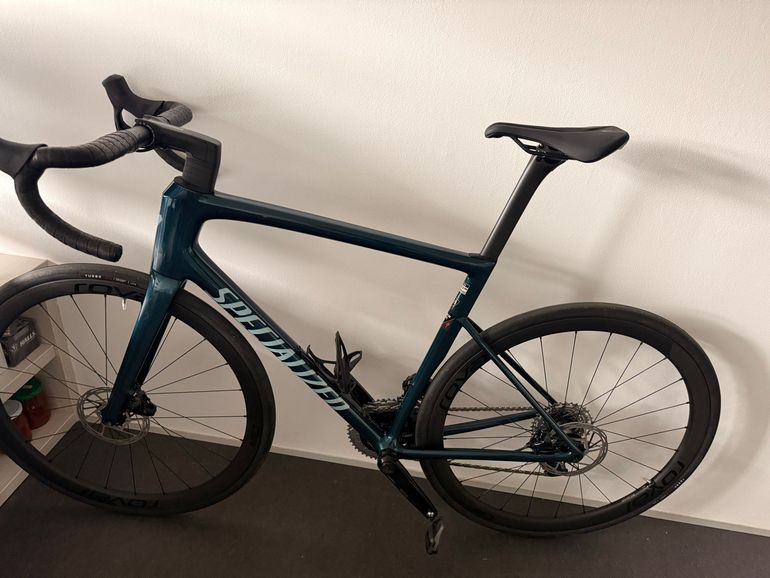 Used Specialized Tarmac SL8 Expert - SRAM Rival eTAP AXS 2025 2025 Road & Gravel, Green — image 2 of 3